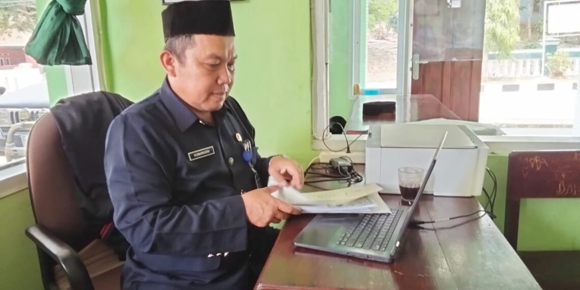Penghulu KUA Ciracap Perkuat Ketertiban Berkas untuk Dukung Pelayanan Pernikahan