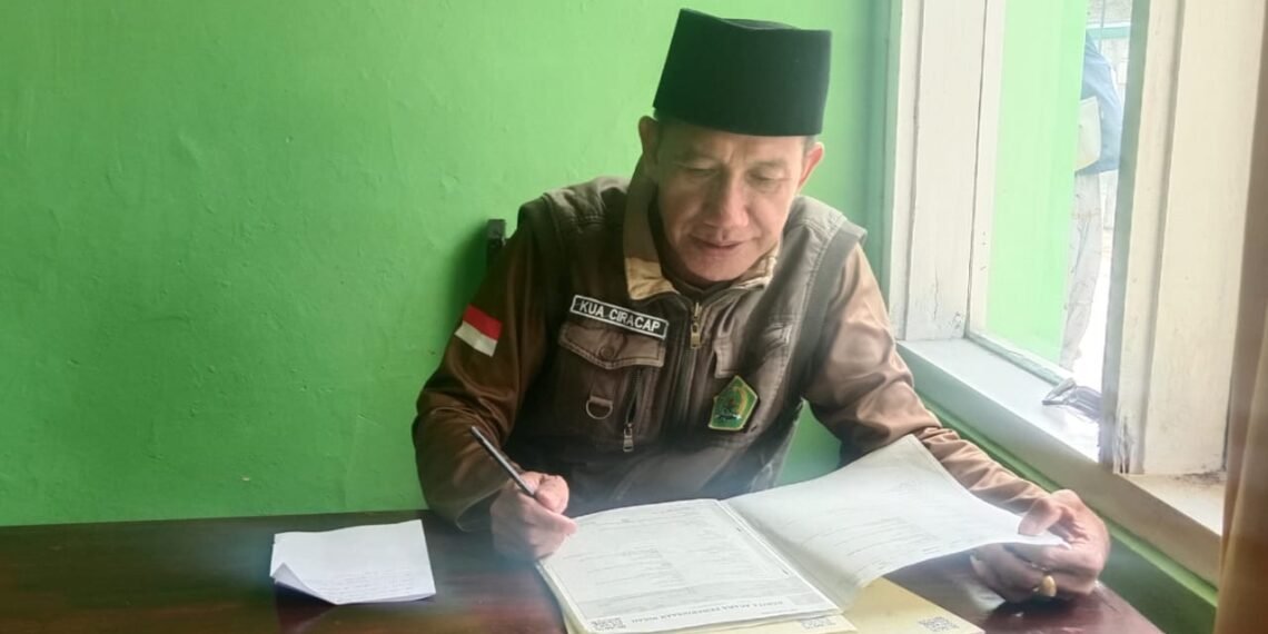 Penghulu KUA Ciracap Perkuat Sinkronisasi Data untuk Menjaga Akurasi Dokumen Nikah