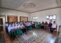 Tingkatkan Kemampuan Baca Tulis Al-Qur’an, Penyuluh KUA Purabaya Bimbing Siswa MDTU Fathul Aula
