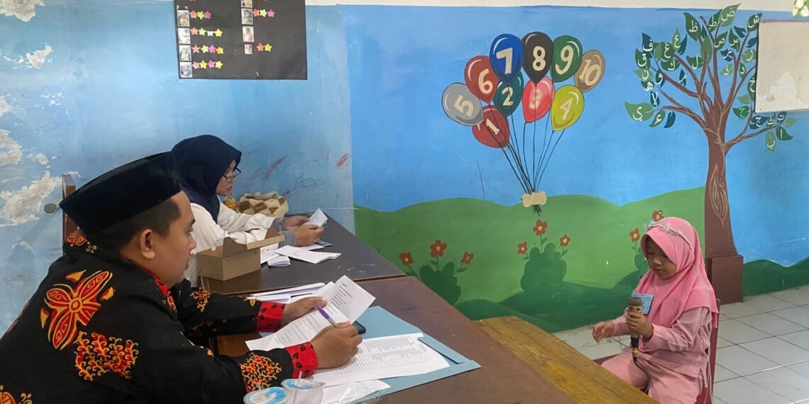 Perkuat Pembinaan Generasi Qur’ani, Penyuluh KUA Cisaat Jadi Juri POSPQ 01