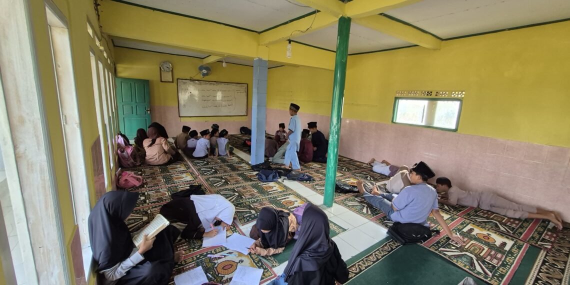 Ukur Pemahaman Tajwid Santri, Penyuluh KUA Cibitung Gelar Evaluasi Pembelajaran Al-Qur’an