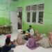 Perkuat Kemampuan Baca Tulis Al-Qur’an, Penyuluh KUA Cisolok Dampingi Santri Majelis Taklim Kobong Attaqwa