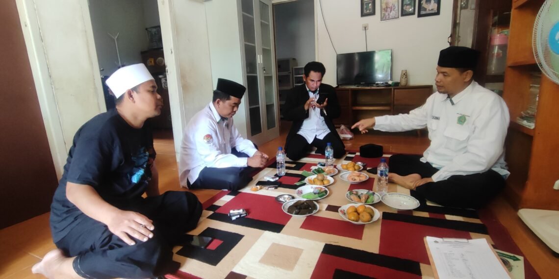 Penyuluh KUA Cikakak Dampingi Pengurusan SKT Majelis Taklim Nurul Khoir