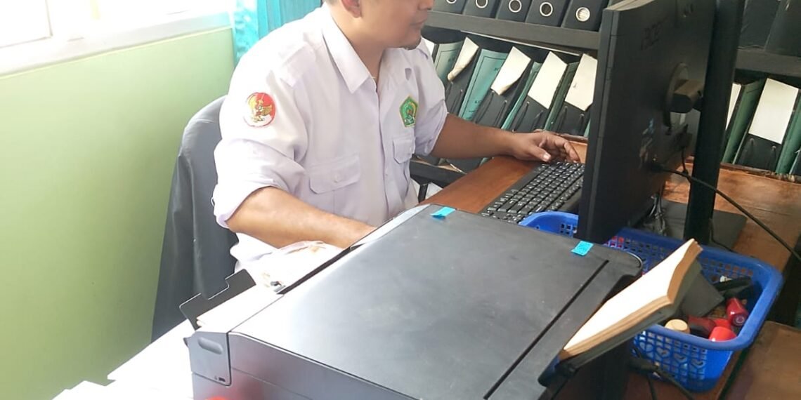 KUA Surade Perkuat Pengelolaan Arsip untuk Dukung Tertib Administrasi