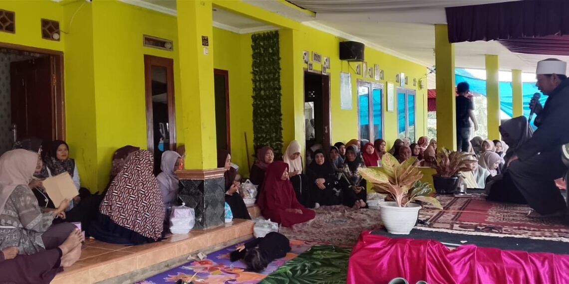 Penyuluh KUA Cikakak Bina Akhlak Jamaah Majelis Taklim