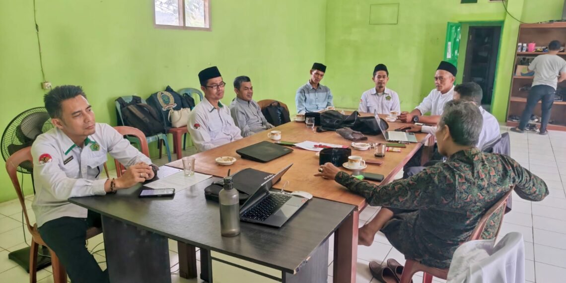 KUA Gunungguruh Bersama MUI dan FPP Matangkan Persiapan Hari Santri 2026