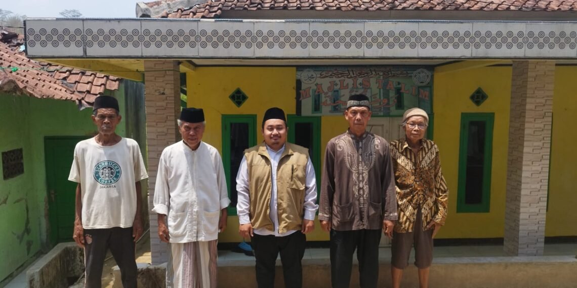 Penyuluh KUA Bantargadung Verifikasi Persyaratan Akta Ikrar Wakaf Masjid Nurul Ikhlas