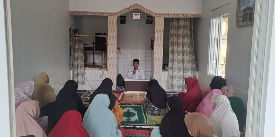 Penyuluh KUA Cibitung Ajak Jamaah Majelis Taklim Al-Hadad Bersyukur dan Hidup dalam Qanaah