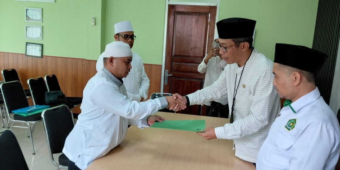 KUA Sukaraja Fasilitasi Ikrar Wakaf, Dukung Tertib Administrasi Perwakafan