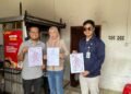 Penyuluh KUA Cidahu Serahkan Sertifikat Halal Produk Pentol Kriwil, Dukung Penguatan Ekosistem Halal