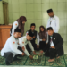 Pastikan Arah Salat Tepat, Penyuluh KUA Cikakak Kalibrasi Kiblat Musholla Nurul Istiqomah