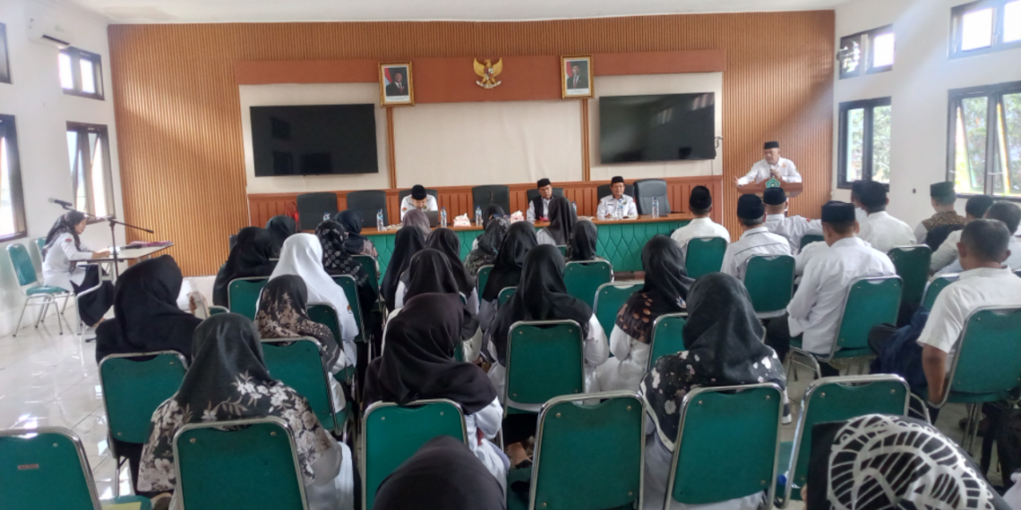 Pembinaan ASN Kemenag Kabupaten Sukabumi, Kepala Kantor Tekankan Integritas dan Keteladanan