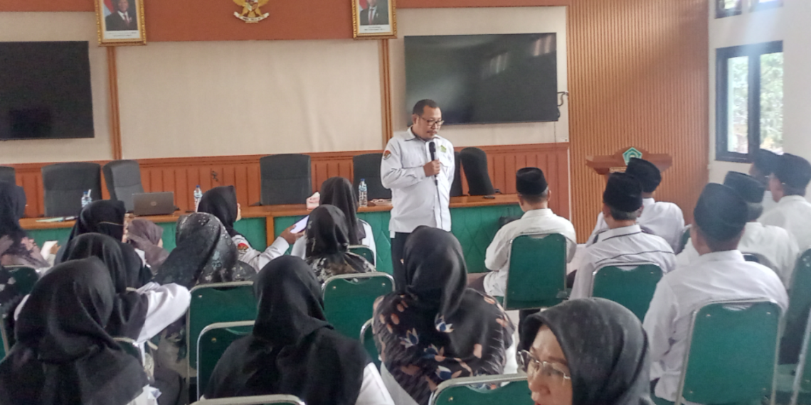 Pembinaan Pegawai Kemenag Sukabumi, Analis SDMA Kepegawaian Tekankan Kepatuhan Regulasi