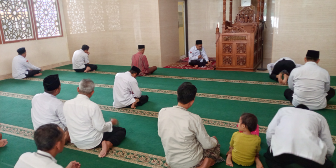 Gema Selawat Senin di Masjid Annur, Kasi Bimas Islam Ajak Pegawai Perkuat Kecintaan kepada Rasulullah