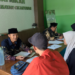Penyuluh KUA Cicantayan Periksa Biodata Peserta Bimwin sebelum Pembekalan
