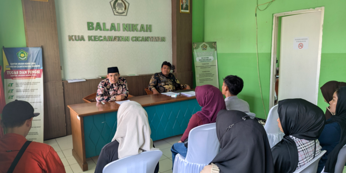 Penghulu KUA Cicantayan Latih Calon Pengantin melalui Simulasi Akad Nikah