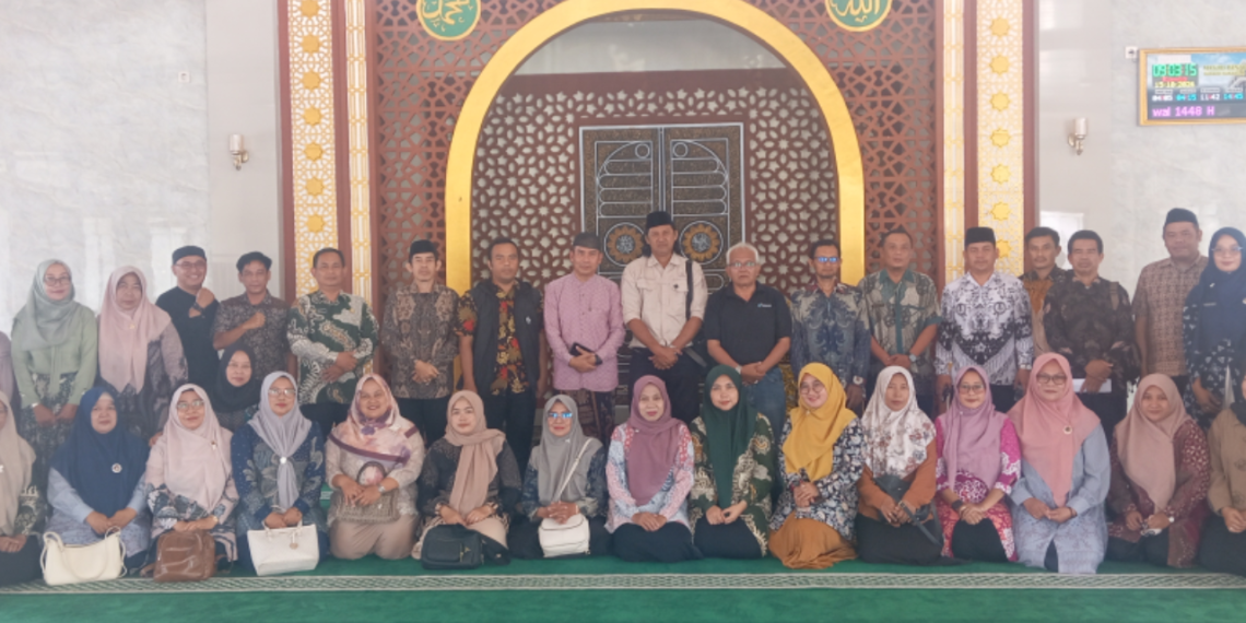Pengajian ASN Surade Perkuat Semangat Pelayanan dan Kepedulian Lingkungan