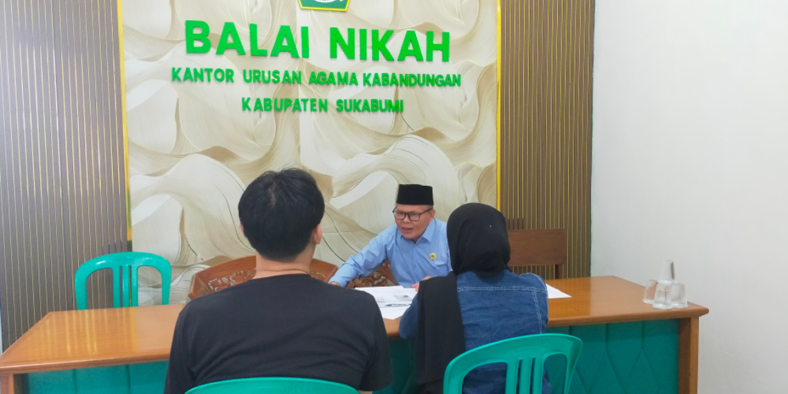 Penghulu KUA Kabandungan Edukasi Masyarakat tentang Alur Pendaftaran Nikah