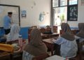 Penyuluh KUA Cicurug Bimbing Siswa SMPN 1 Cicurug Berantas Buta Huruf Al-Qur’an