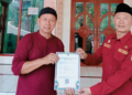 Penyuluh KUA Cisolok Serahkan SKT Majelis Taklim Guna Perkuat Tata Kelola dan Perlindungan Hukum