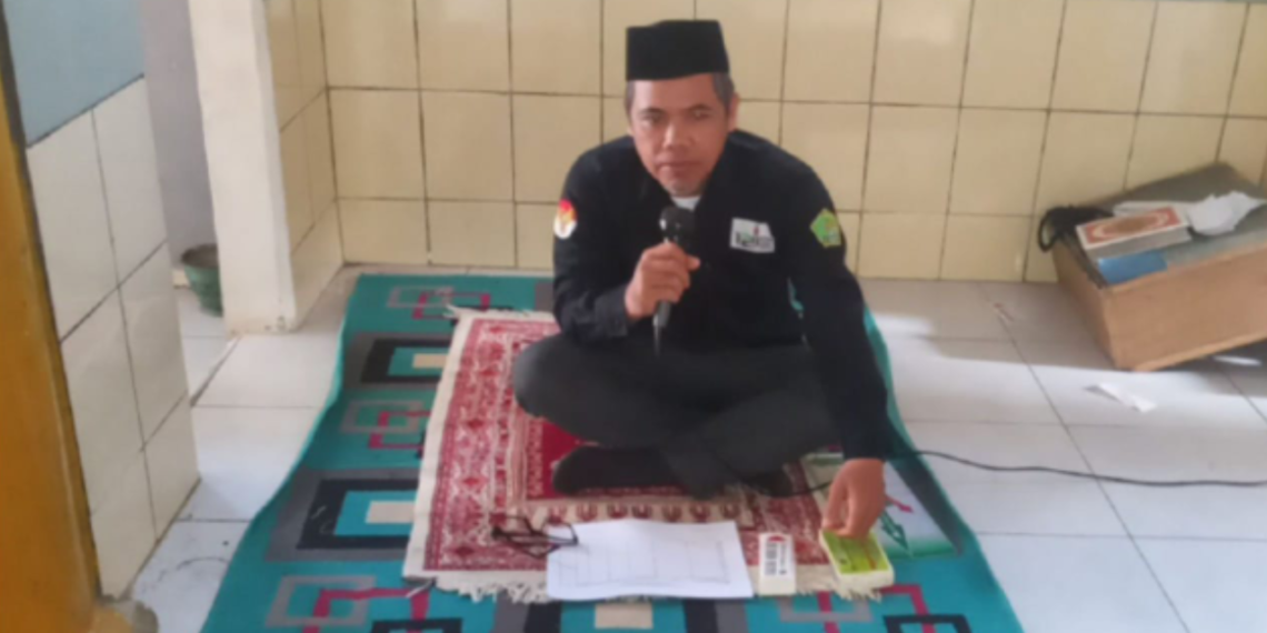 Penyuluh Agama KUA Cibadak Bahas Pentingnya Moderasi Beragama di Majelis Taklim Nurul Huda