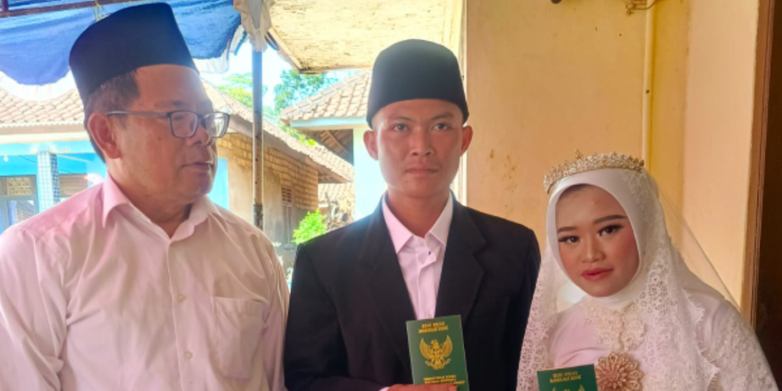 Akad Nikah Berlangsung Khidmat, Kepala KUA Surade Tekankan Pentingnya Komunikasi dalam Rumah Tangga